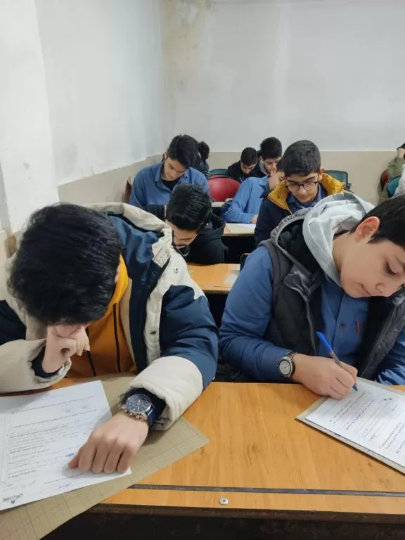 دبیرستان پسرانه رشت