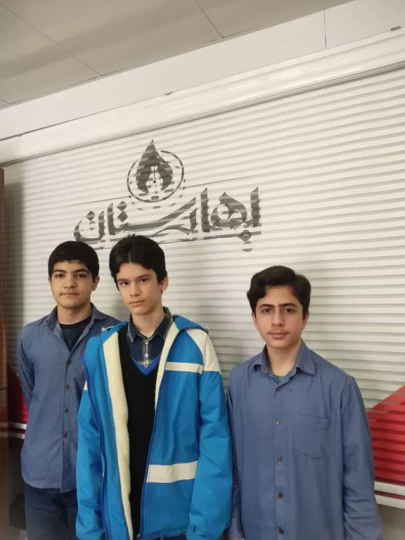 دانش آموزان پایه هشتم