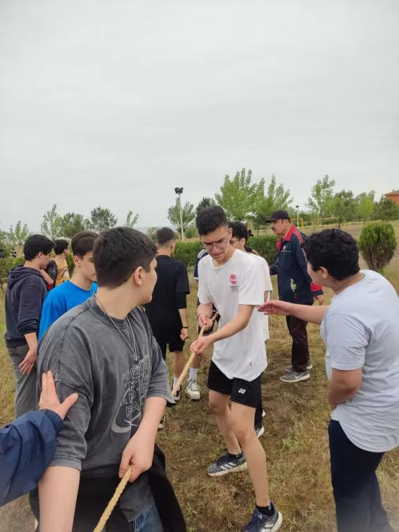 مسابقات دبیرستان رشت