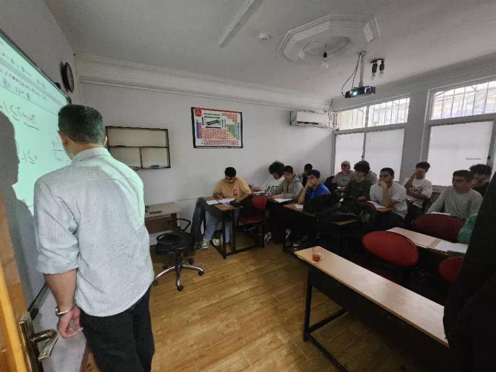 دبیرستان پسرانه دوره دوم