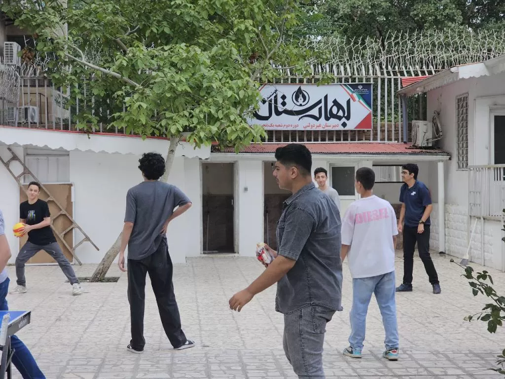 برنامه های ورزشی دبیرستان رشت